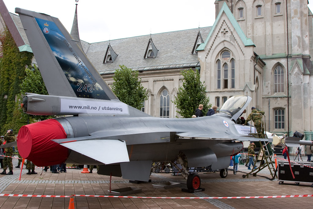 F-16 på torvet i Kristiansand