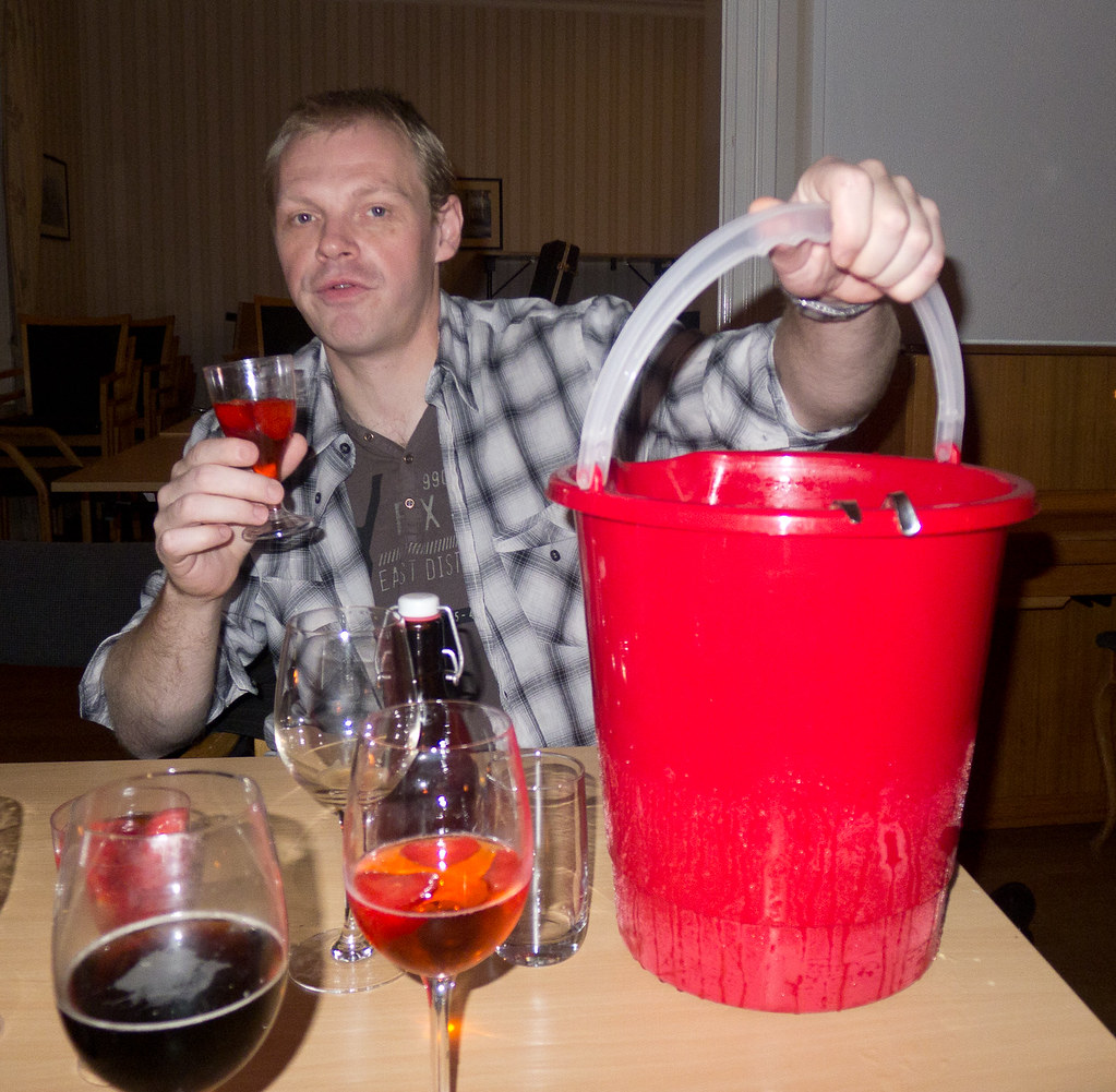 Tor Einar med bøtta