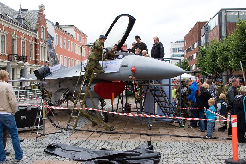 F-16 på torvet i Kristiansand
