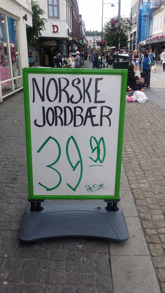 Jordbærene er dyre i år.