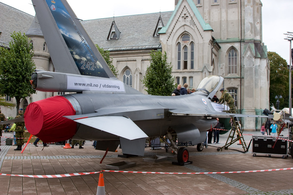 F-16 på torvet i Kristiansand