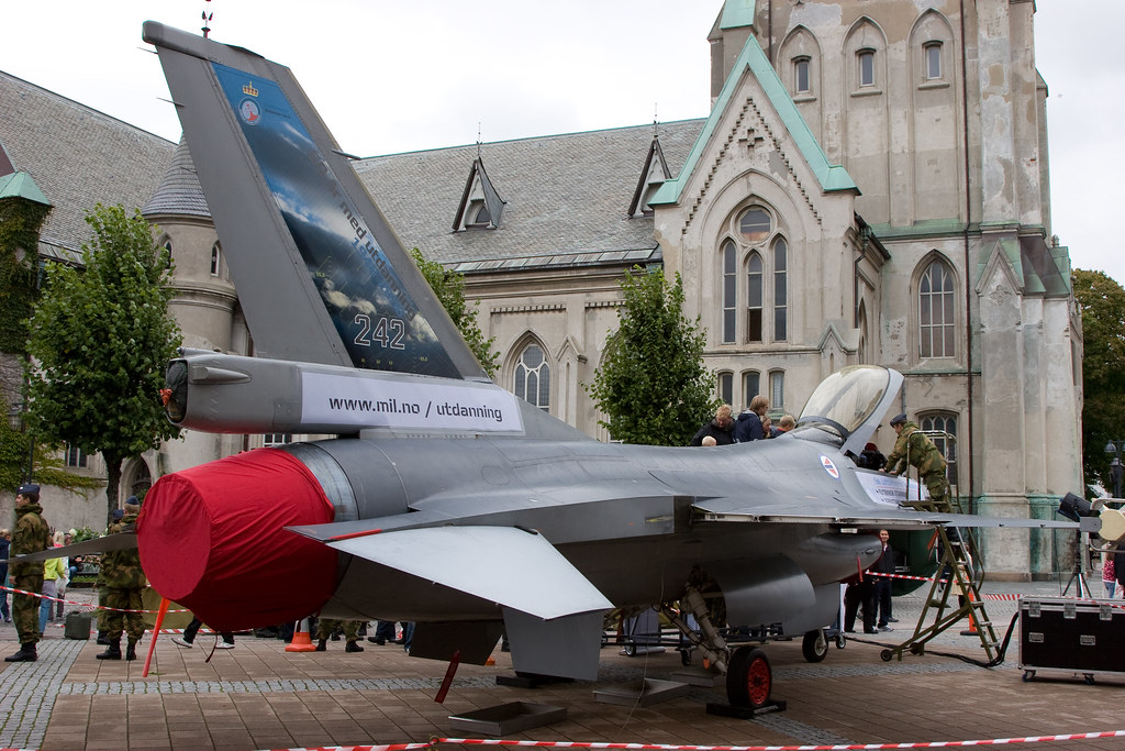 F-16 på torvet i Kristiansand