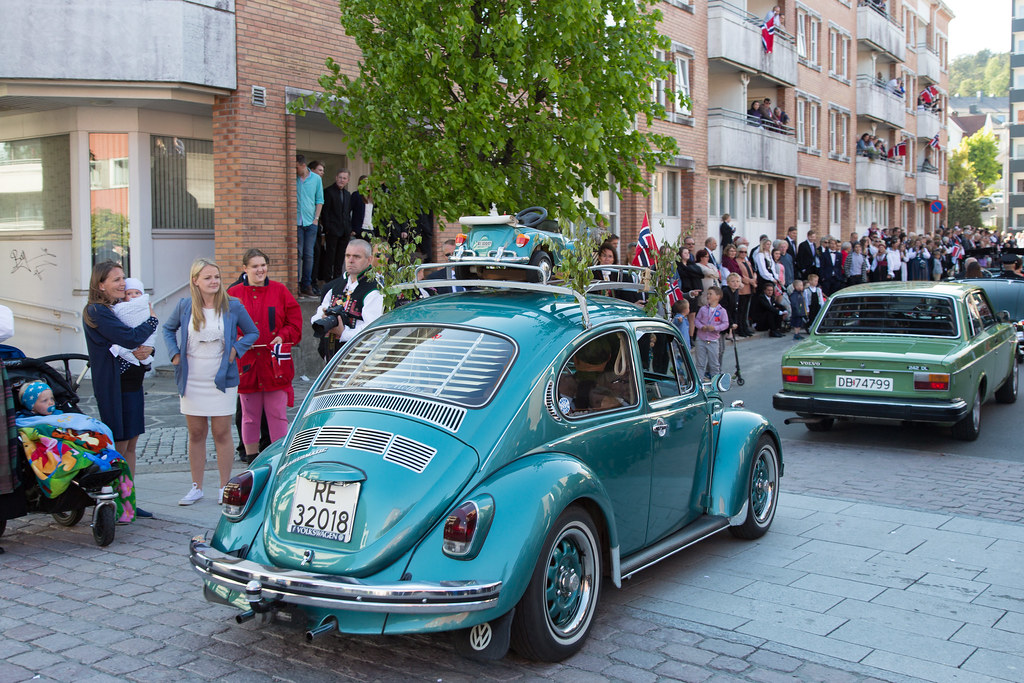 Volkswagen Beetle with lifecar